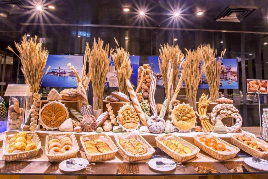 Wyndham Grand Plaza Royale Furongguo Чанша Экстерьер фото