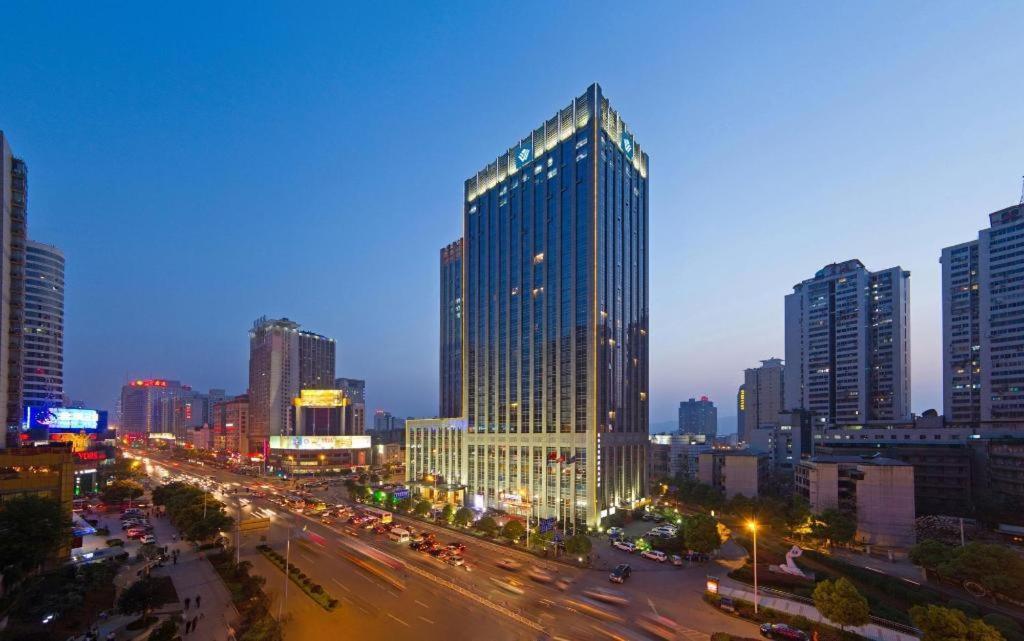 Wyndham Grand Plaza Royale Furongguo Чанша Экстерьер фото
